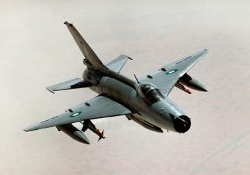 pakistan air force jet crash kills woman pilot