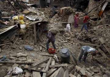 2 fresh tremors felt in nepal toll nears 8 000