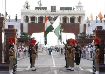 pakistan hands over 173 prisoners to india