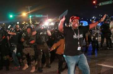 us riots protesters again take to missouri city s streets