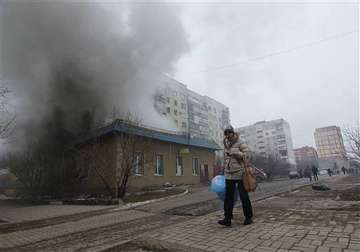 rockets kill 30 in ukrainian city as rebels launch offensive