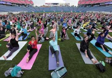 yoga day 70 groups in us join hands to organise events