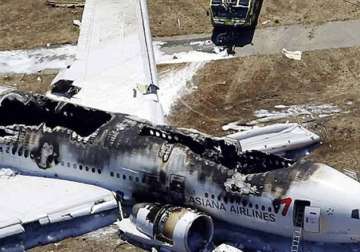 lone survivors of the world s deadliest plane crashes