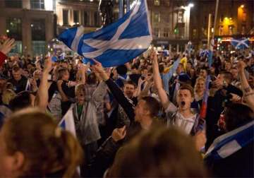 vote counting begins in scotland on independence
