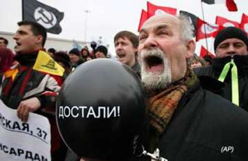 thousands protest russian economic policies