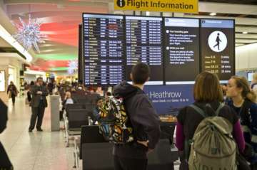 flights resume after technical glitch closed london airspace