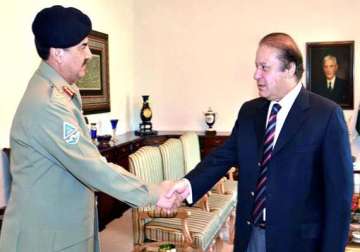pakistani pm army chief meet over security