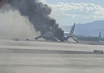 172 people miraculously escape after ba jet catches fire in us