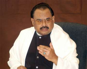 mqm chief altaf hussain steps down then withdraws resignation