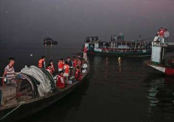 48 killed as ferry with 150 people capsizes in bangladesh