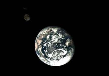 china publishes lunar orbiter photos of the earth and moon together