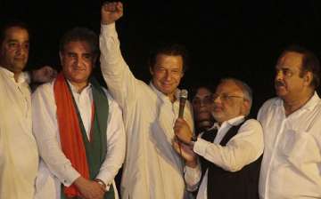 imran khan to celebrate one month of protests