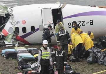 both transasia plane engines lost power before taiwan crash