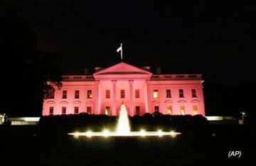 white house turns pink