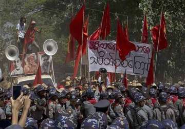 myanmar police crack down on protesters for third day