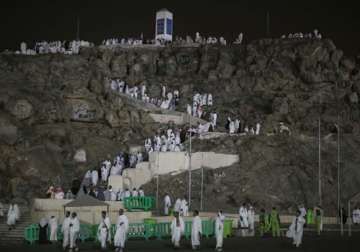 mecca grand mufti seeks unity against islamic state as haj reaches climax