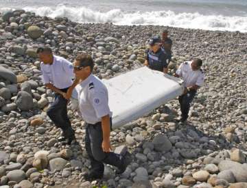 mh370 mystery experts determine wing fragment is from missing plane