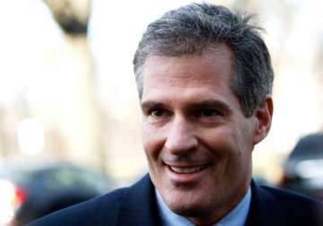 scott brown wins primary in bid for us senate return