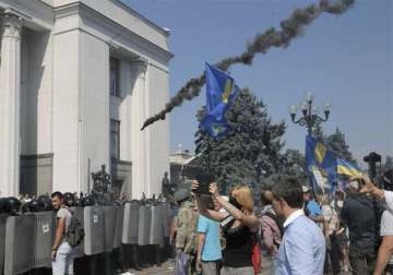 grenade explodes during ukraine clashes 1 officer killed