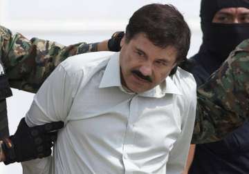 mexico drug lord el chapo guzman escapes prison through tunnel manhunt on