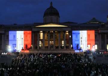 london lights up in french tricolour to mark terror deaths