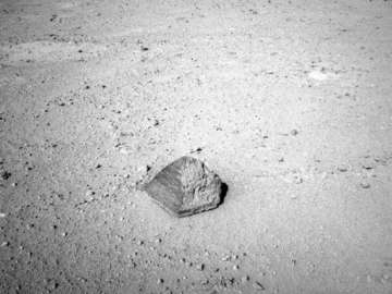 curiosity rover to probe mysterious rocks on mars