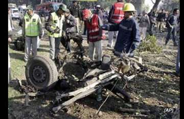 former pak cj unhurt in lahore blasts 9 injured