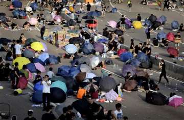 hong kong protesters set deadline for government