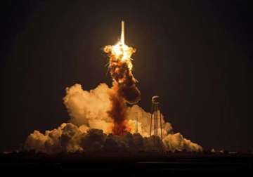 in pics us rocket antares explodes moments after liftoff