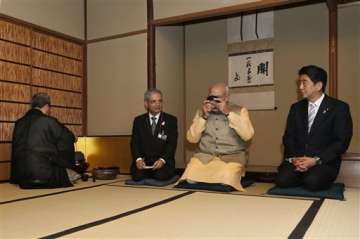 narendra modi s chai pe charcha with japan pm shinzo abe