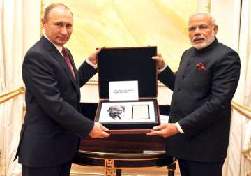 vladimir putin gifts pm modi gandhi s notes indian sword