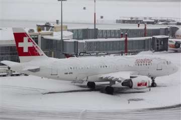 air traffic disrupted due to snow in europe 8 dead