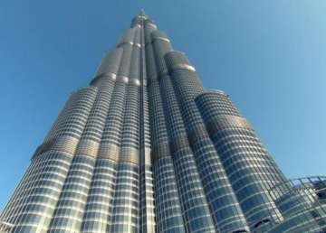 world s highest advertisement at burj khalifa breaks guinness world record