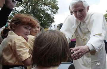 catholic schoolchildren greet pope in london