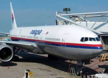 malaysia says returning to mh17 crash site remains priority