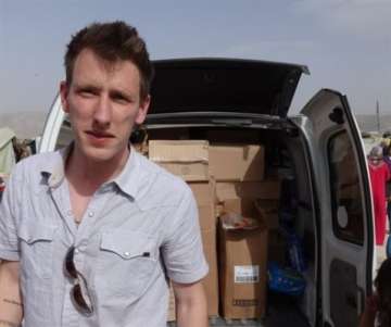 us aid worker s parents plead for his release