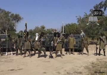 residents suspected boko haram fighters attack 3 cameroon towns kidnap dozens