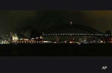 lights out in sydney as earth hour begins