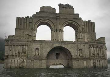 see pics 16th century colonial church emerges from water in mexico