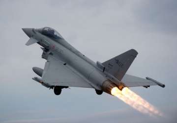 david cameron renews offer of eurofighter jets for india