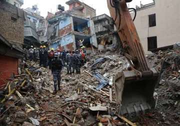 nepaldevastated death toll nears 7 000