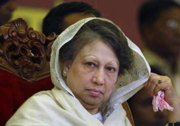 khaleda zia offers prayers at son s grave for the 1st time