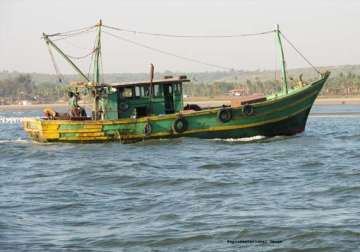 5 indian fishermen released in lanka after presidential pardon