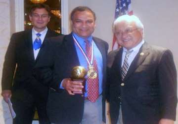 indian american doctor gets prestigious us award