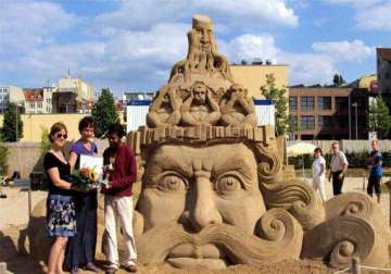 indian artist wins award at sand sculpting world cup