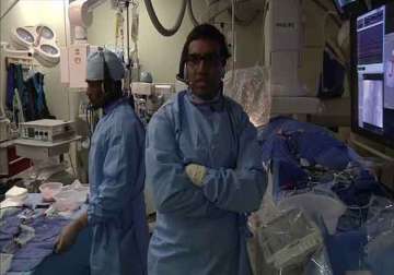 indian origin doctor in us vivek reddy implansts first leadless pacemaker