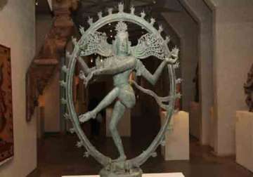 indian to be sued for selling 900 year old shiva statue in aus