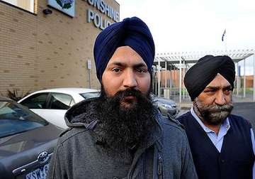 indian sikh cab drivers beaten up robbed in melbourne