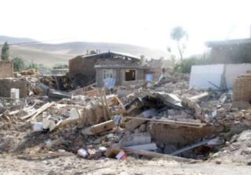 32 killed 850 injured in iran quake