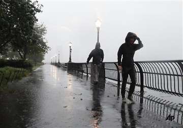 irene slams into new jersey shore shuts down nyc